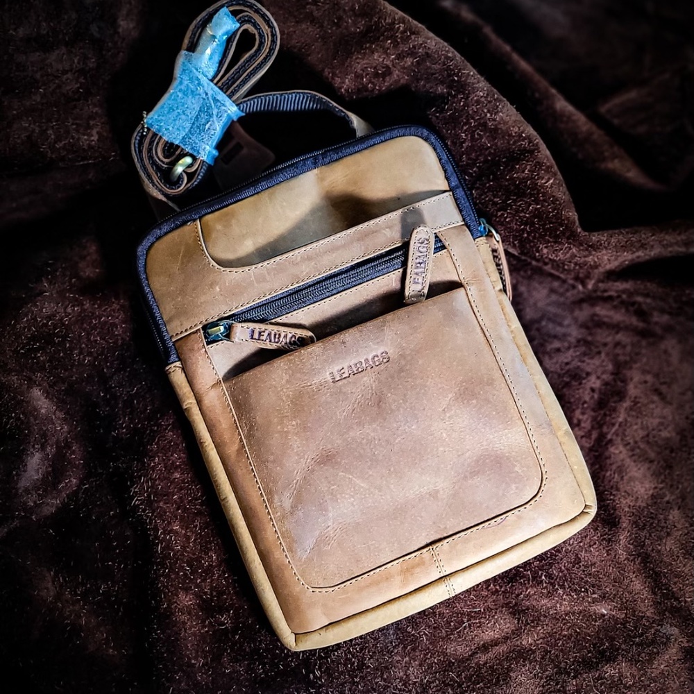 Leabags Detroit shoulder bag